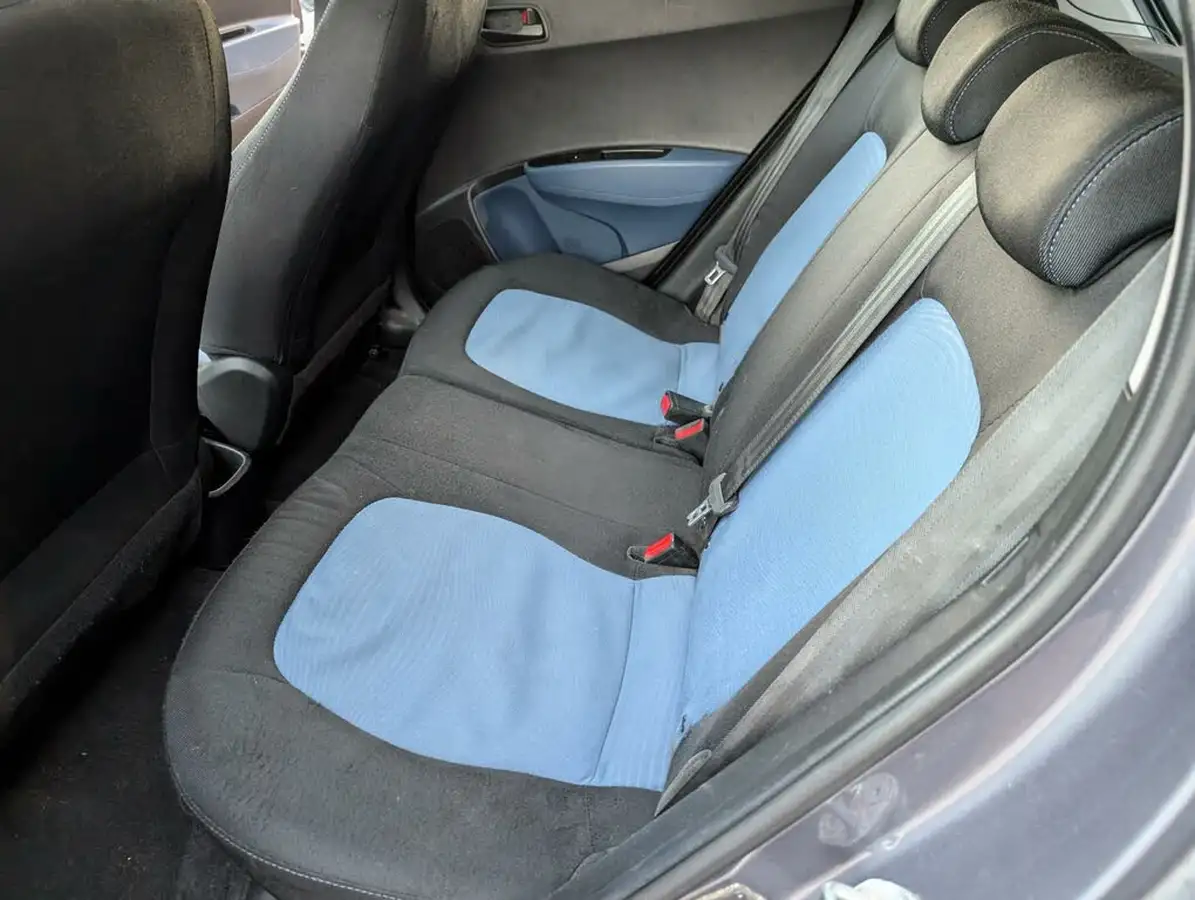2015-hyundai-i10-10-blue-drive-se-isg-big-18