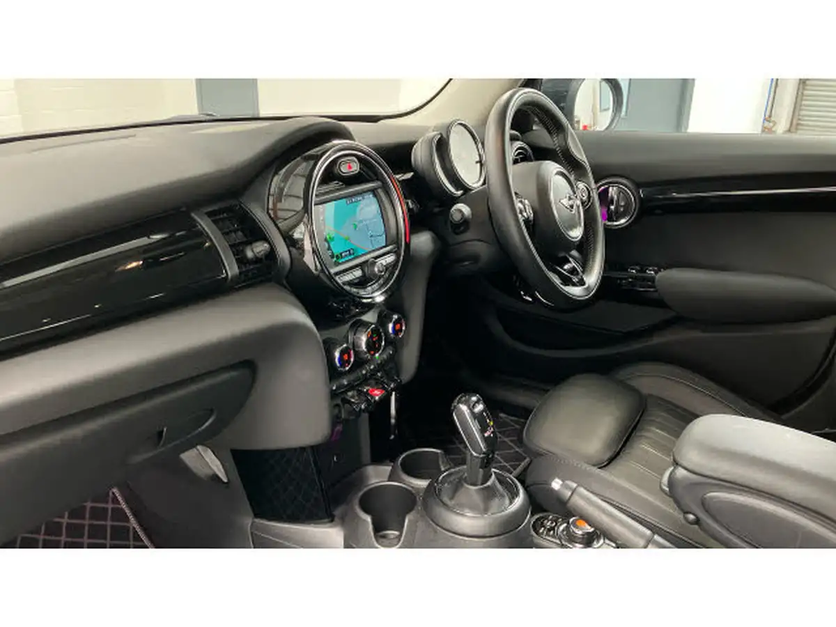 2019-mini-cooper-15-cooper-exclusive-134bhp-hatchback-5d-auto-big-6