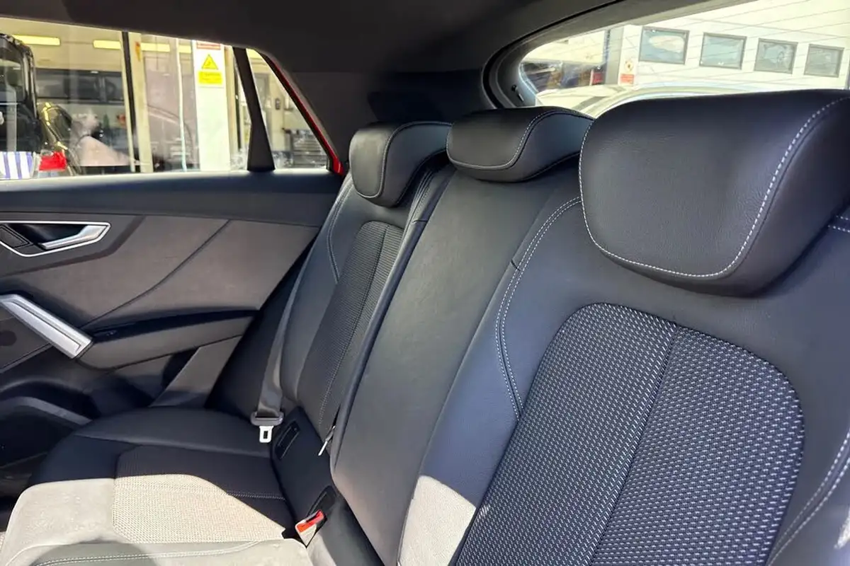 2022-audi-q2-15-35-tfsi-black-edition-s-tronic-big-18