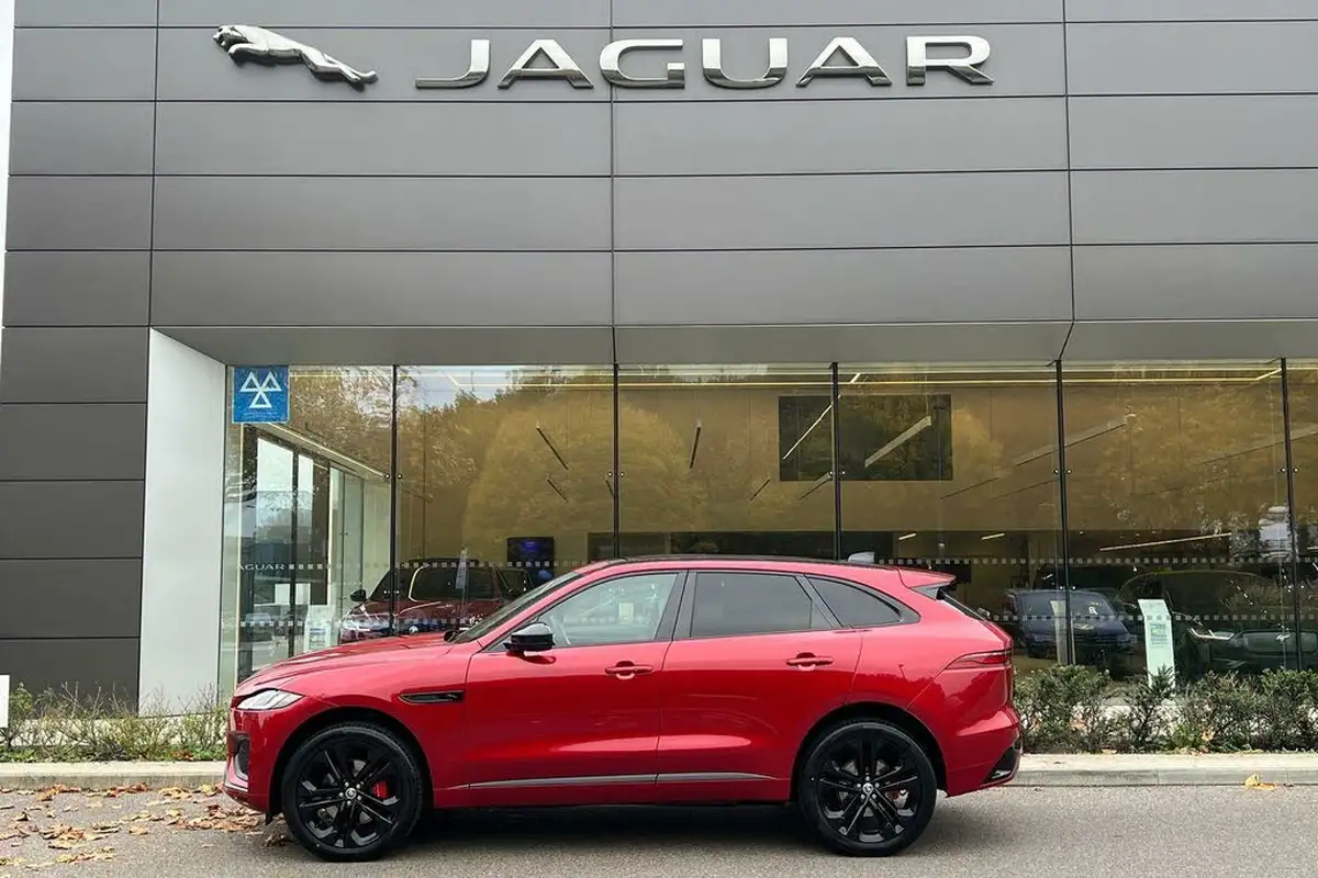 2024-jaguar-f-pace-20-d200-r-dynamic-se-black-90th-anniversary-edition-big-6