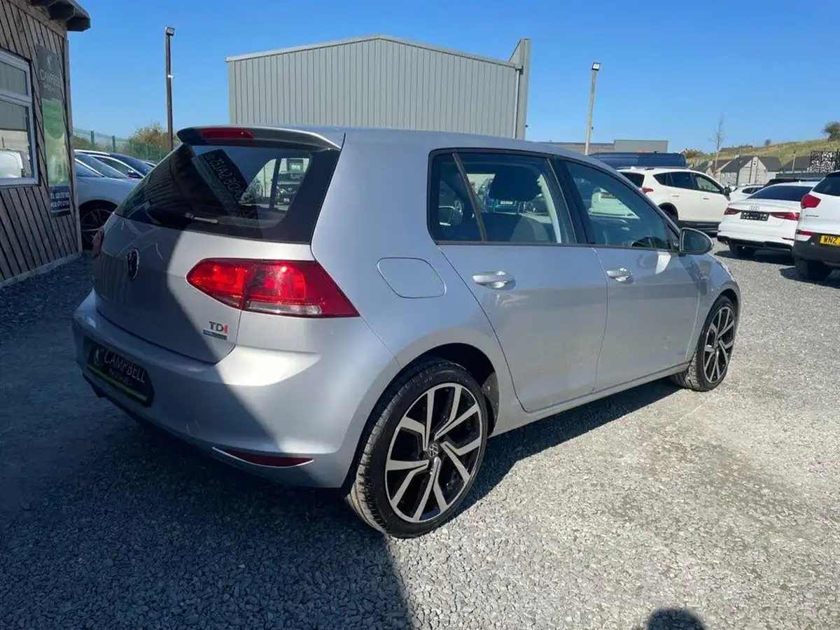 2014-volkswagen-golf-16tdi-se-ss-hatchback-5d-big-4