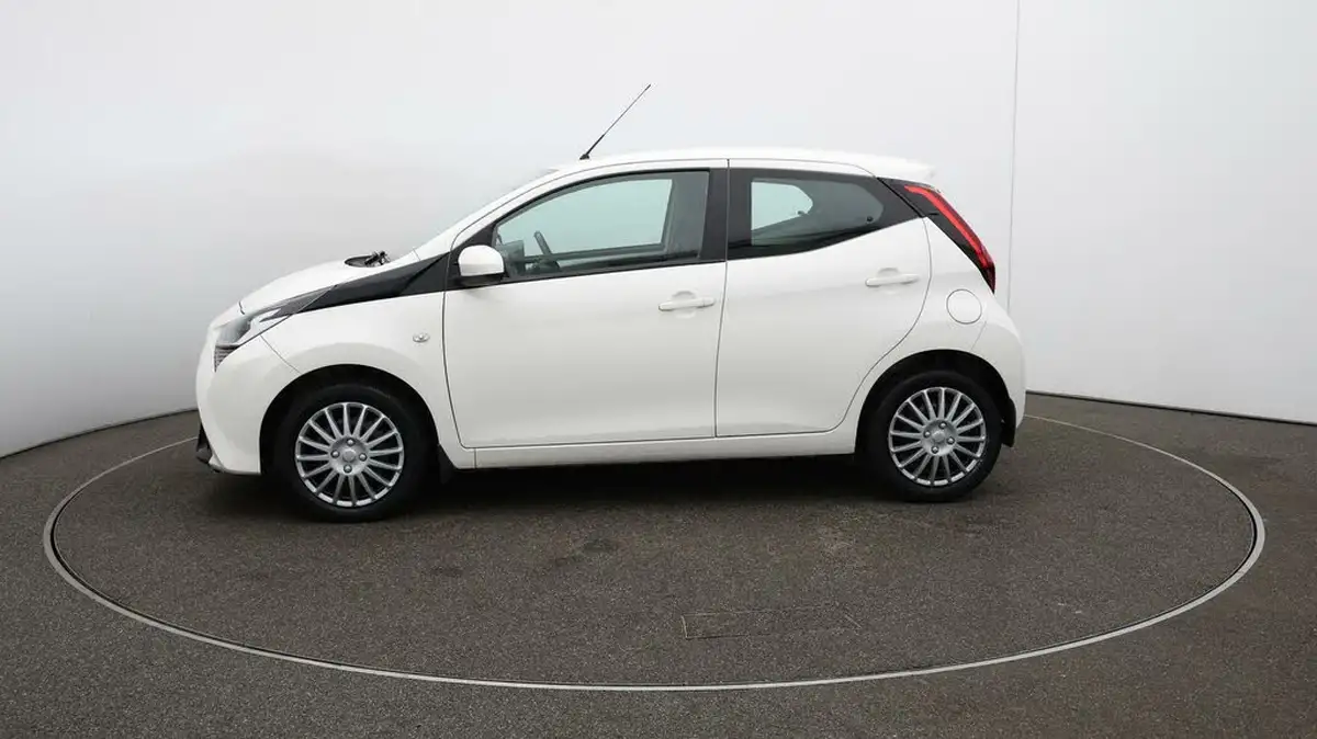 2019-toyota-aygo-10-vvt-i-x-play-big-4