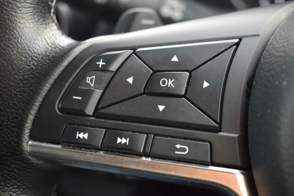 2022-nissan-juke-10-dig-t-tekna-dct-big-19