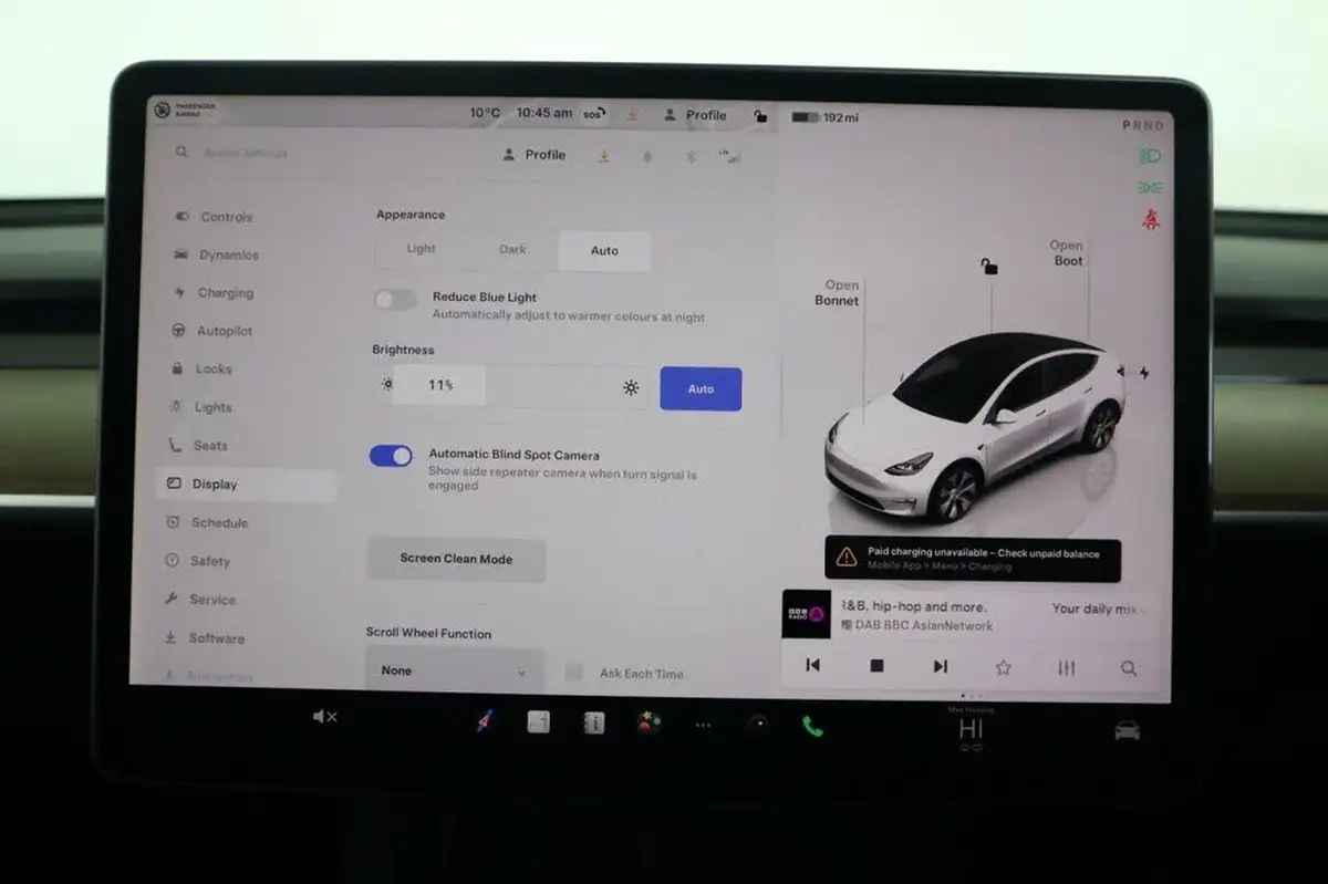 2022-tesla-model-y-e-long-range-big-32