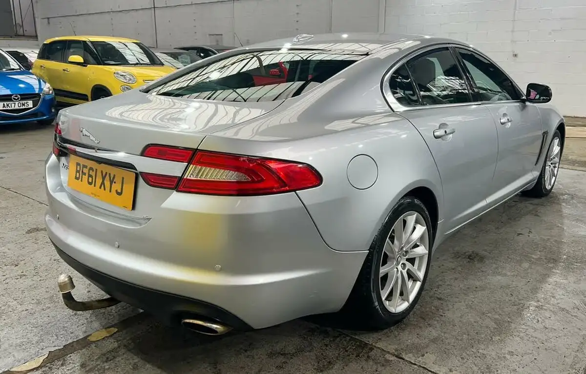 2011-jaguar-xf-22td-premium-luxury-big-4
