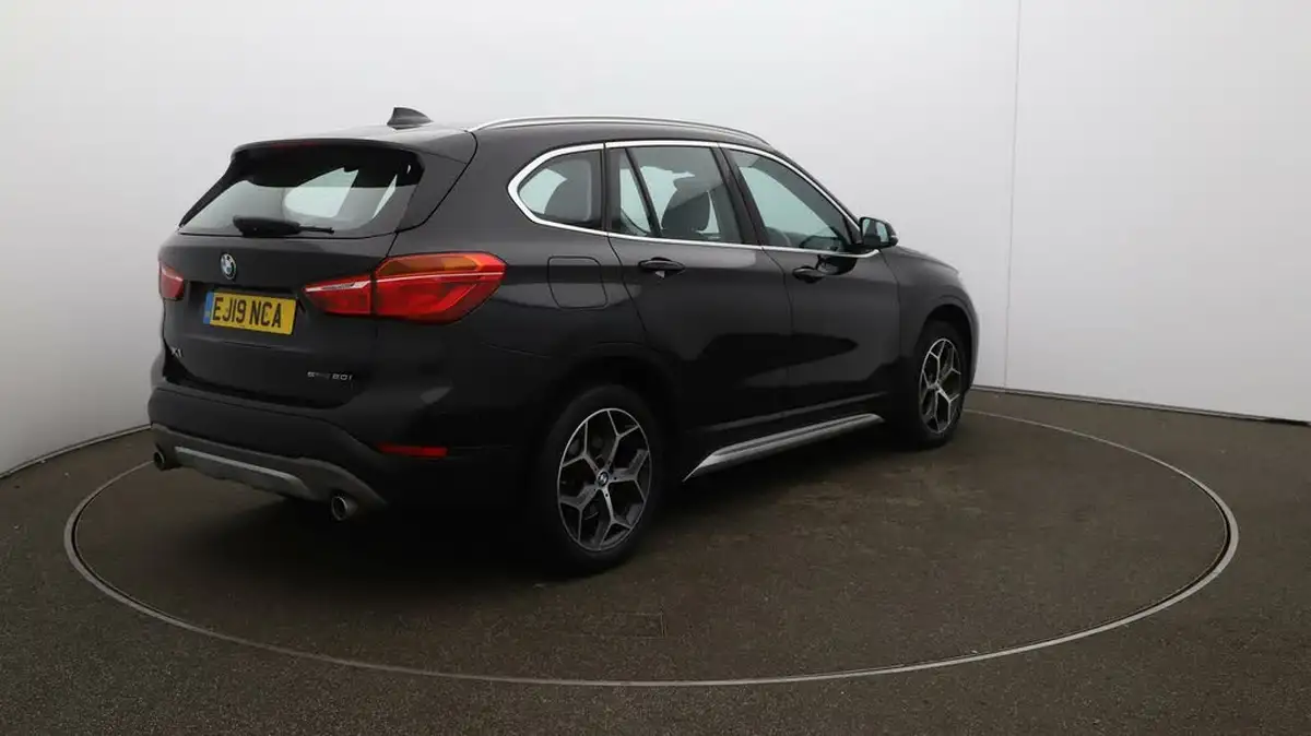 2019-bmw-x1-20-sdrive-20i-xline-sdrive20i-big-7
