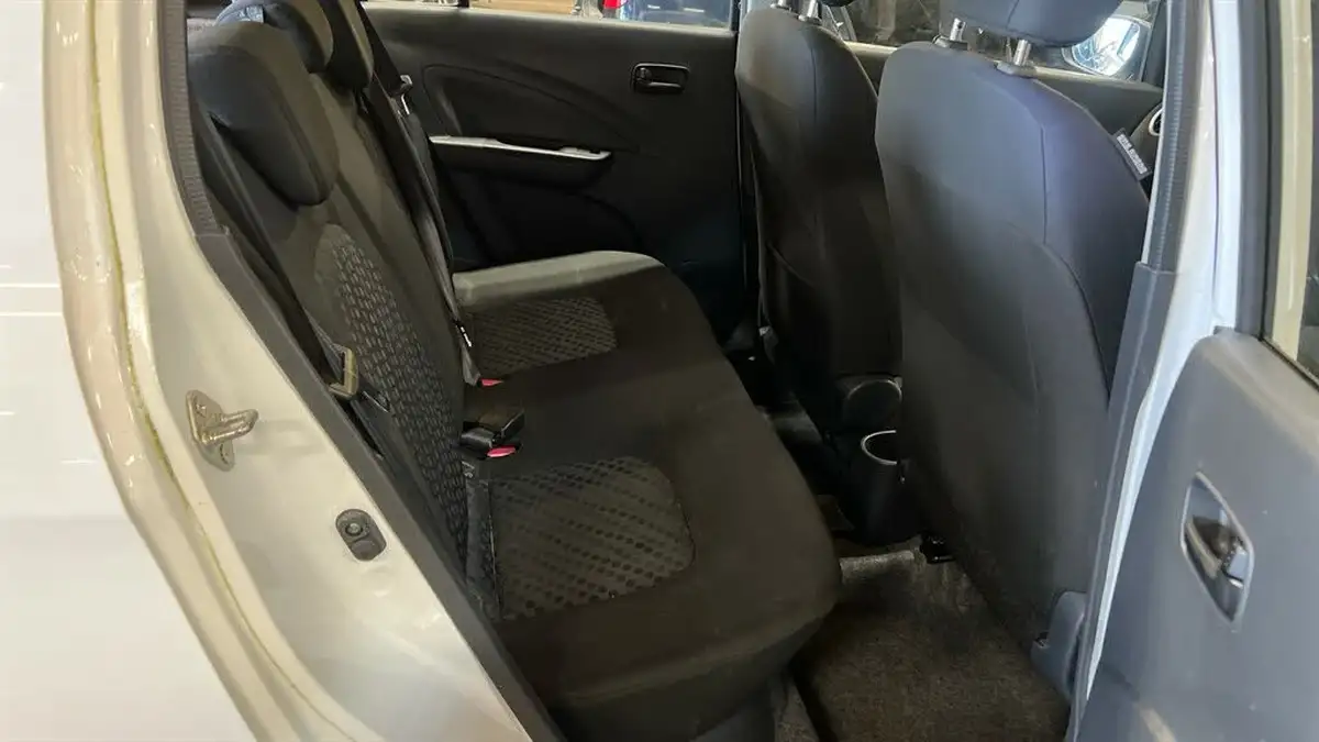 2015-suzuki-celerio-10-sz4-ags-big-7