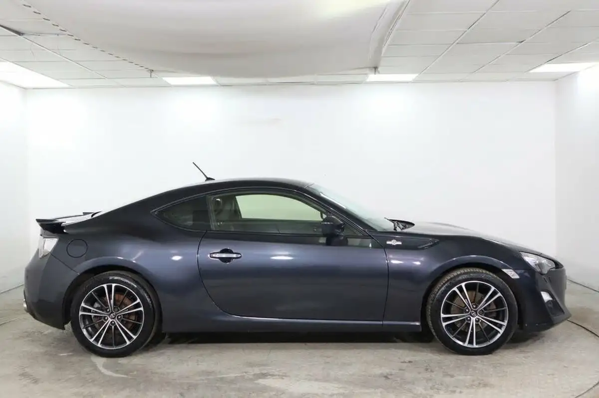 2012-toyota-gt86-20-gt86-big-6