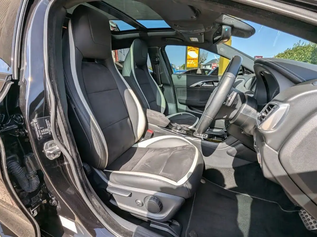 2017-infiniti-q30-20-sport-dct-big-5