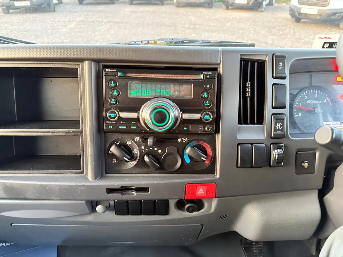 2017-isuzu-truck-n-30td-n35120-s-grafter-dropside-truck-big-20