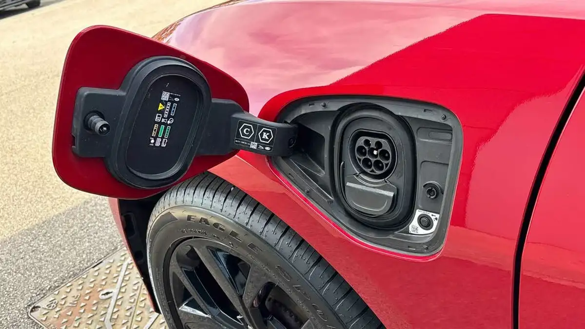 2023-jaguar-i-pace-ev400-hse-black-big-21