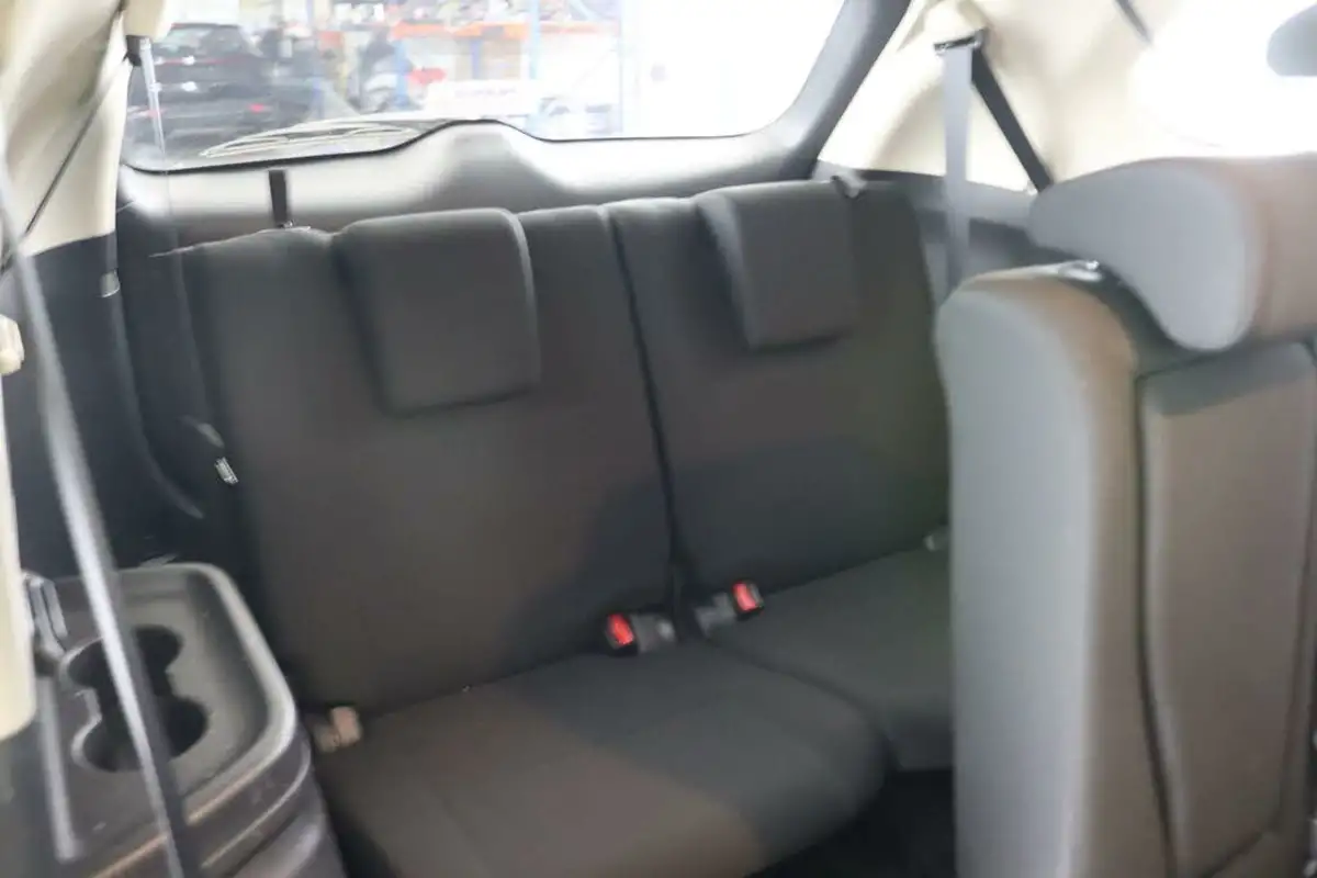 2019-mitsubishi-outlander-20-juro-7st-big-12