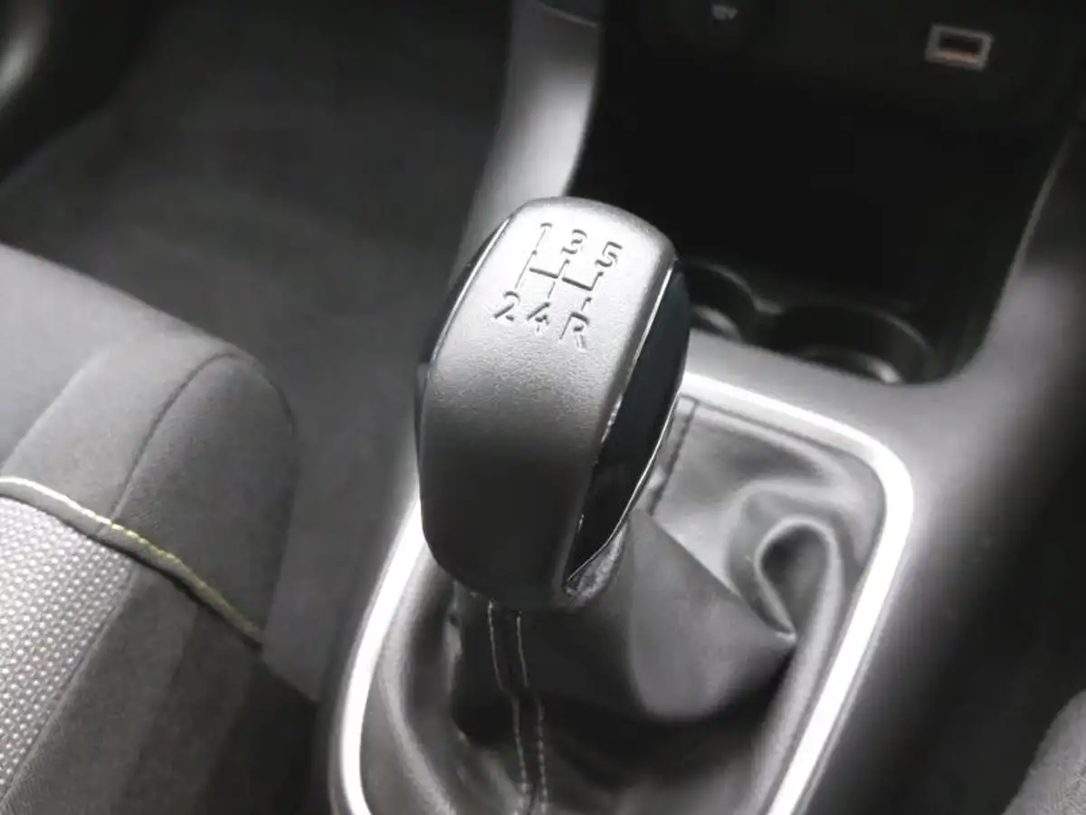 2021-citroen-c3-12-puretech-shine-83ps-big-14