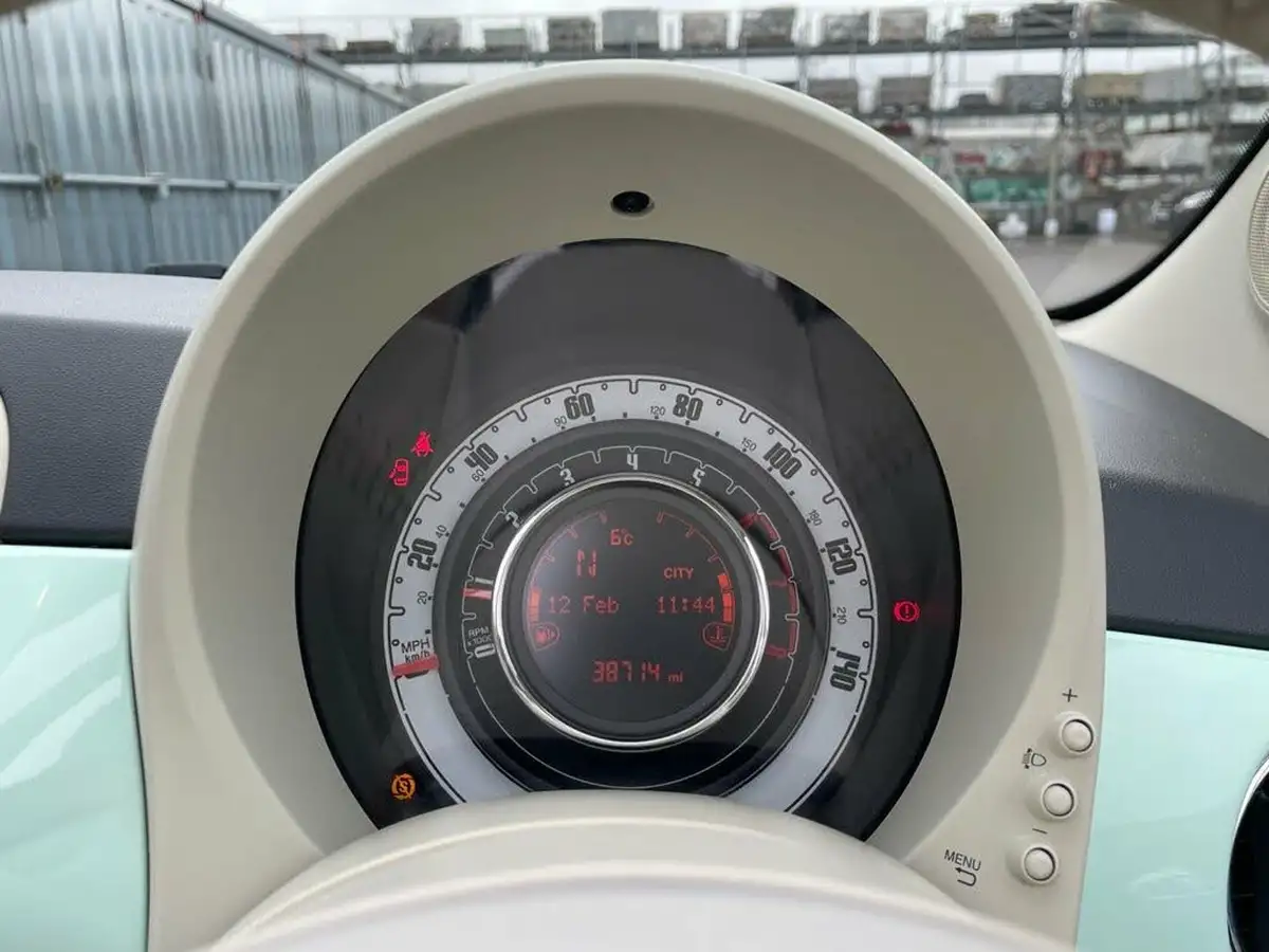 2017-fiat-500c-12-lounge-dualogic-big-25