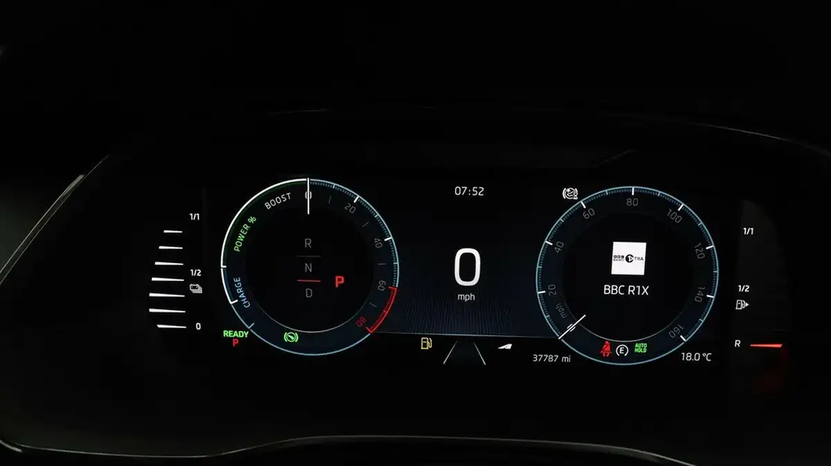 2021-skoda-octavia-14-tsi-se-technology-hatchback-big-9