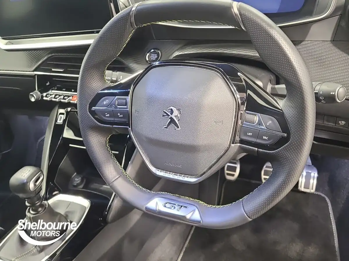 2021-peugeot-2008-suv-12-puretech-gt-big-3
