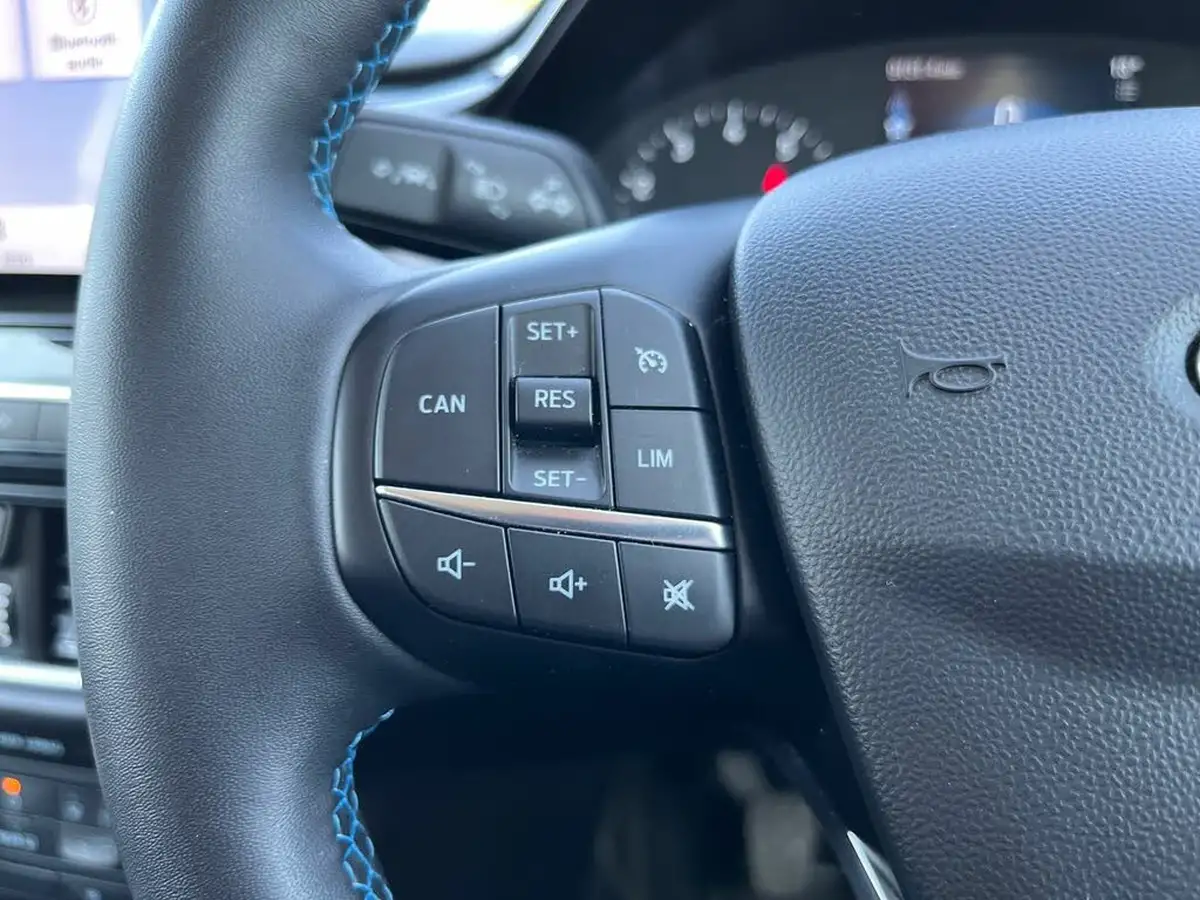 2023-ford-fiesta-10t-active-125ps-hybrid-mhev-big-31