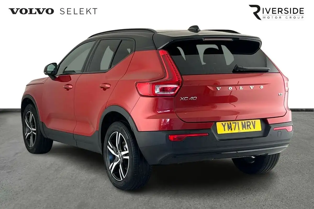 2022-volvo-xc40-15-t3-r-design-big-2