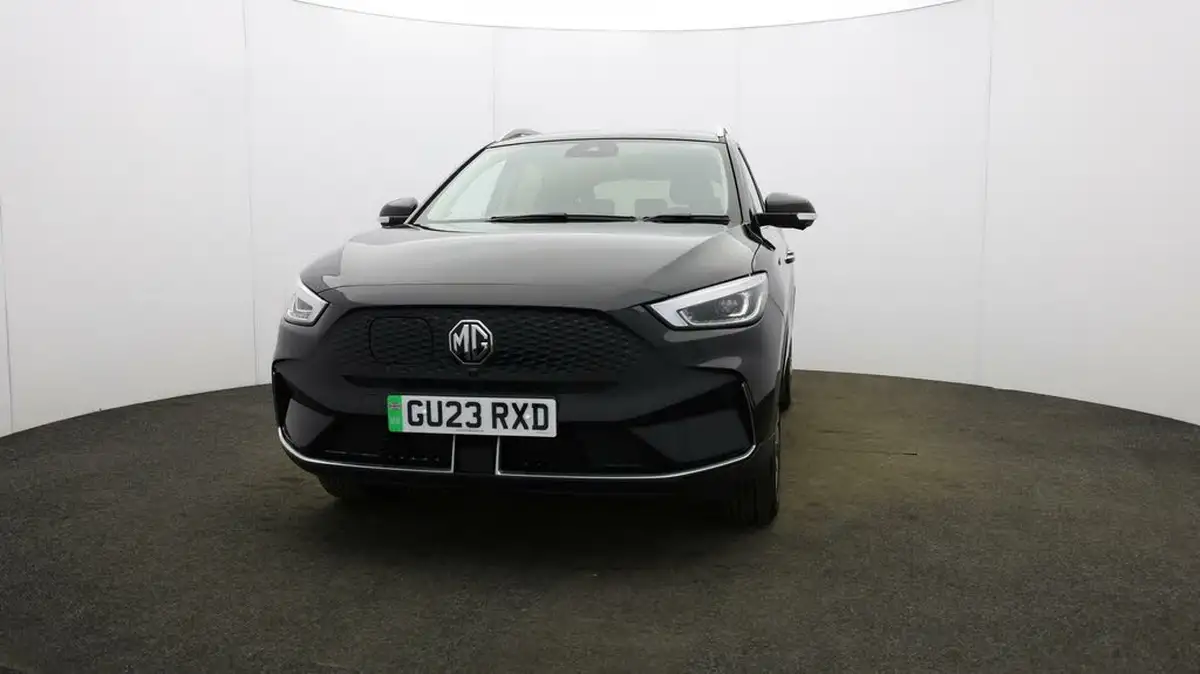 2023-mg-zs-suv-e-trophy-ev-156ps-long-range-big-30