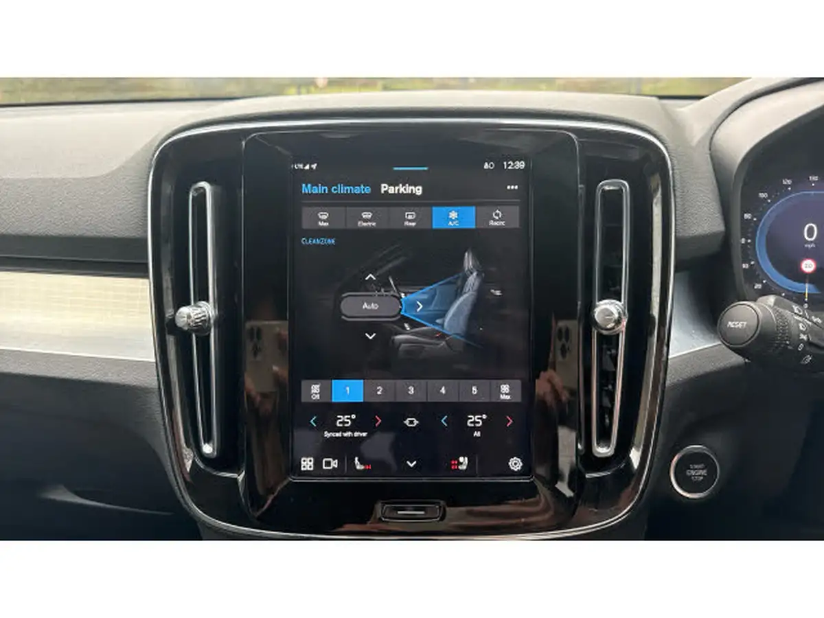 2024-volvo-xc40-20-b4-plus-big-42