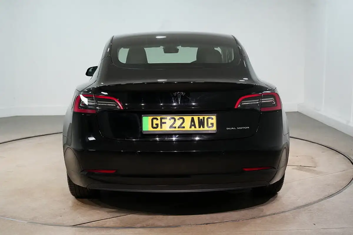 2022-tesla-model-3-e-long-range-big-9