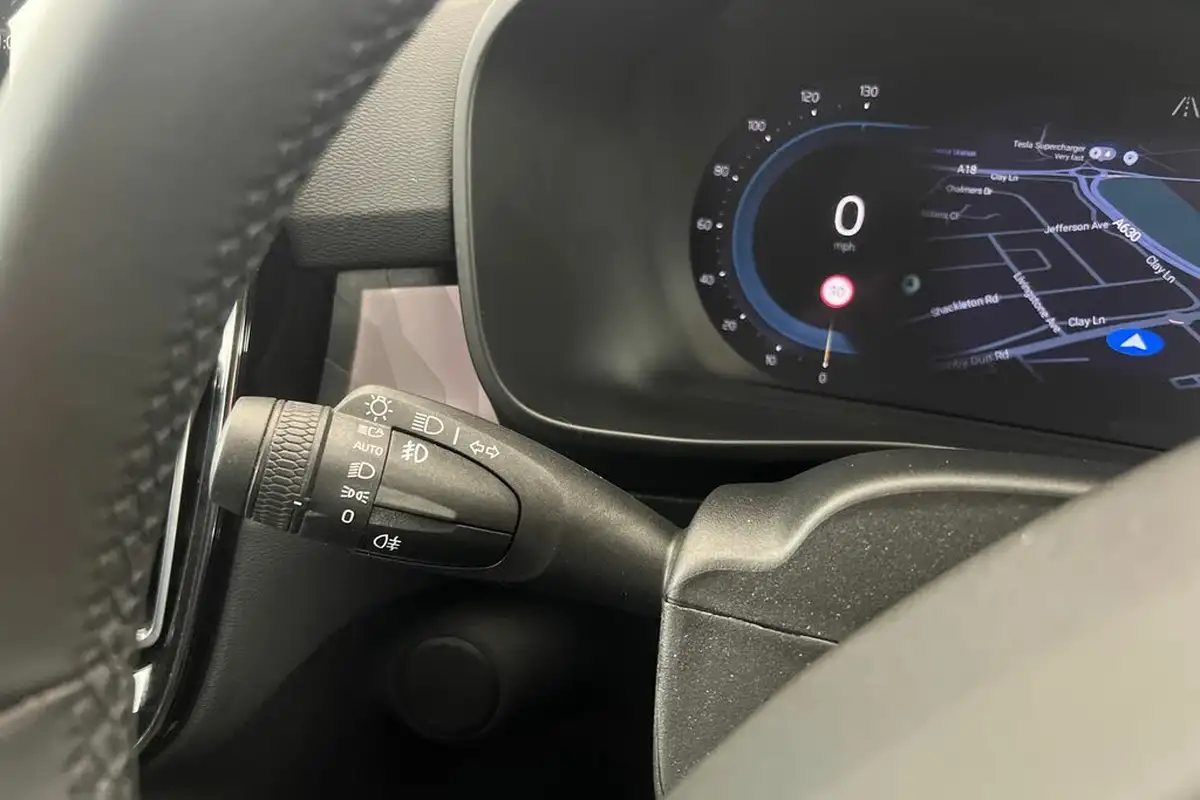 2022-volvo-c40-e-twin-recharge-pro-big-34