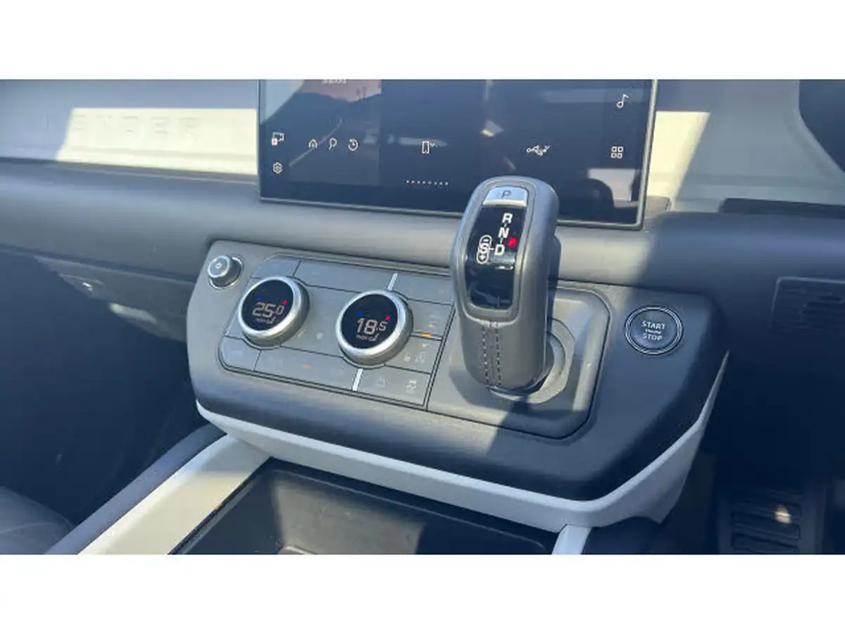 2024-land-rover-90-defender-30-d350-x-dynamic-hse-big-12