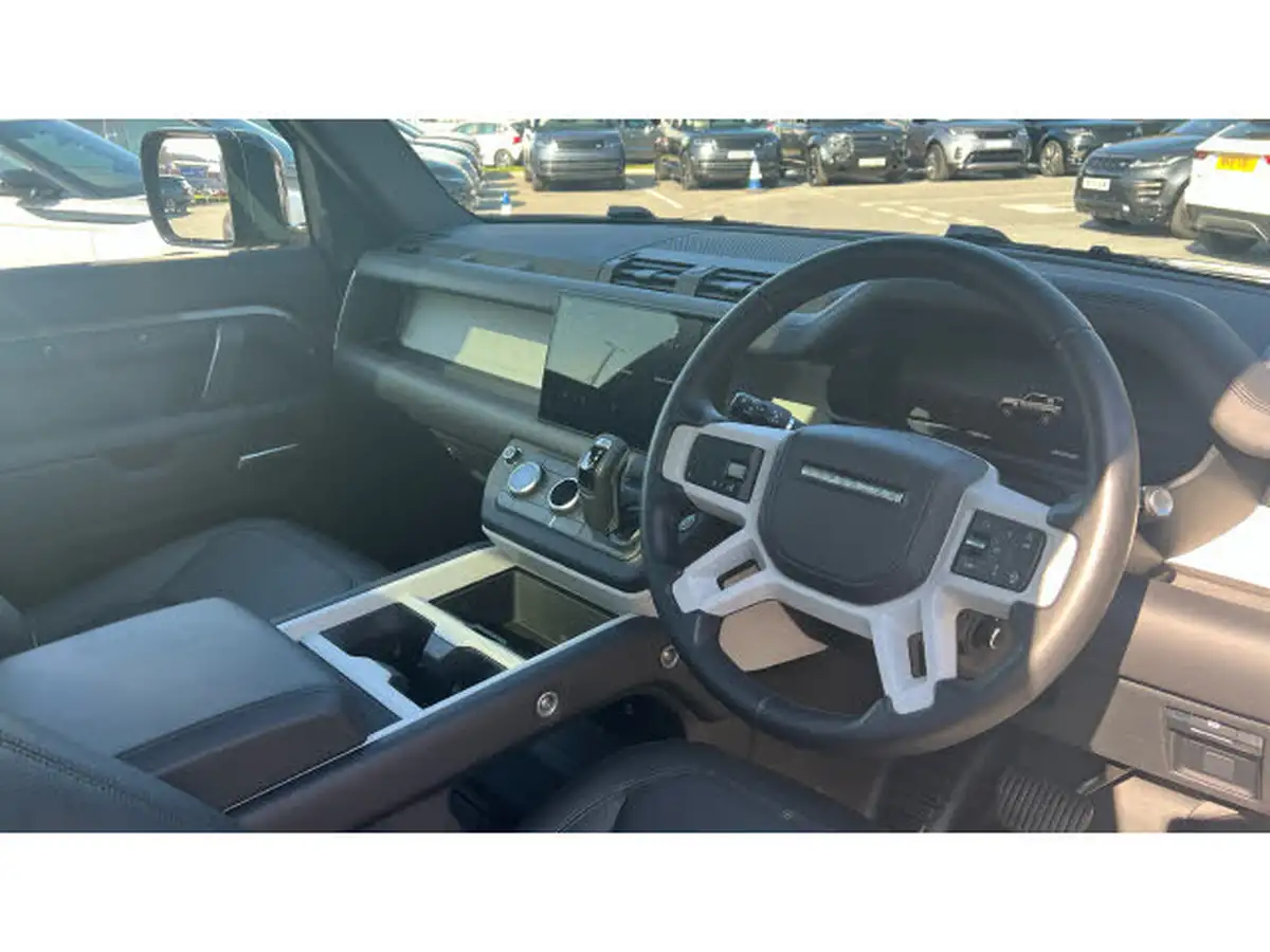 2024-land-rover-90-defender-30-d350-x-dynamic-hse-big-36