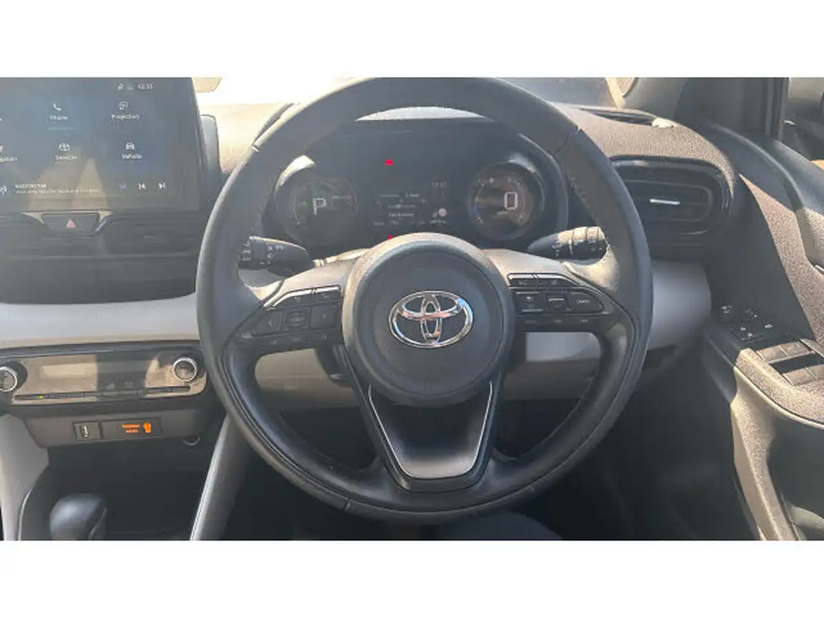 2023-toyota-yaris-15-vvt-i-excel-big-5