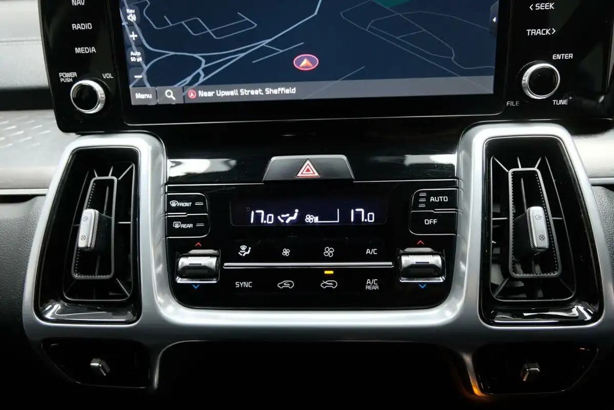 2024-kia-sorento-22-crdi-vision-big-30