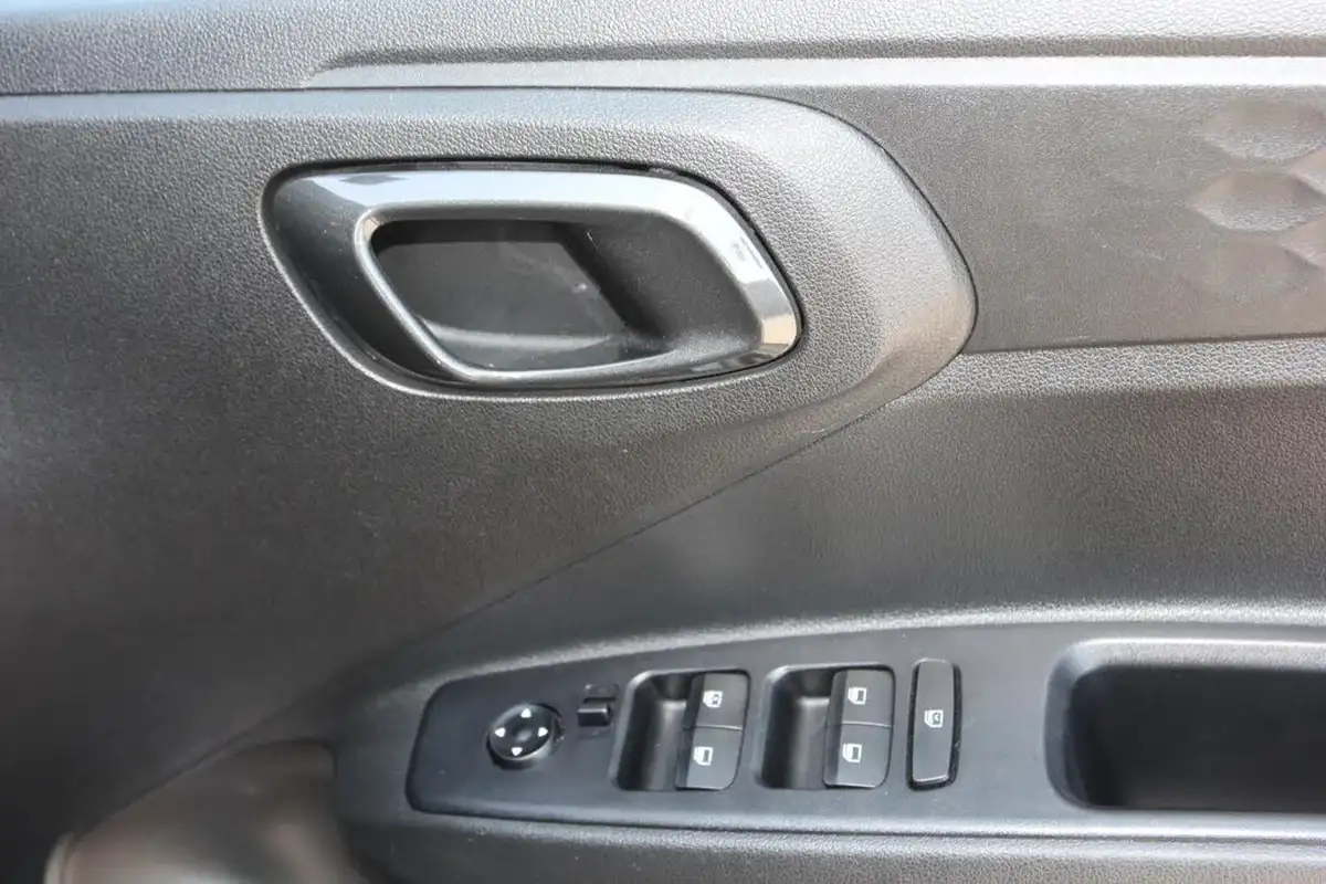 2022-hyundai-i10-10-t-gdi-n-line-big-15