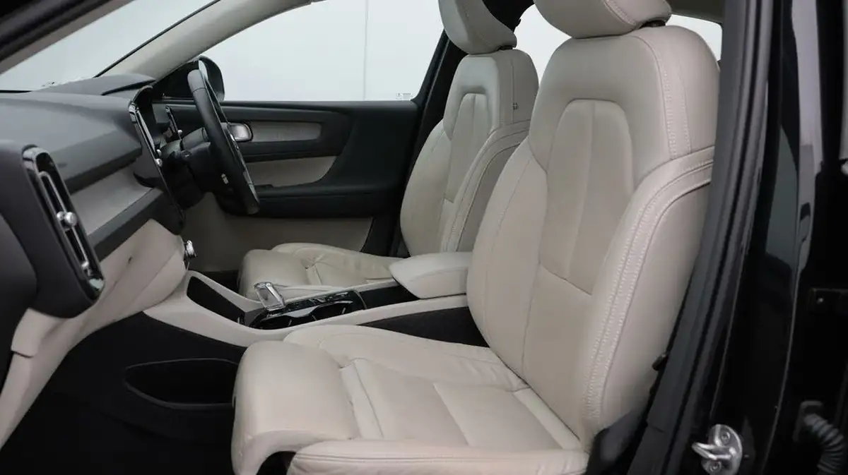 2022-volvo-xc40-15-t5-inscription-pro-big-14