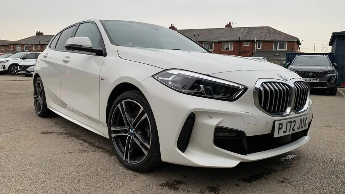 2022-bmw-1-series-15-118i-m-sport-lcp-big-13