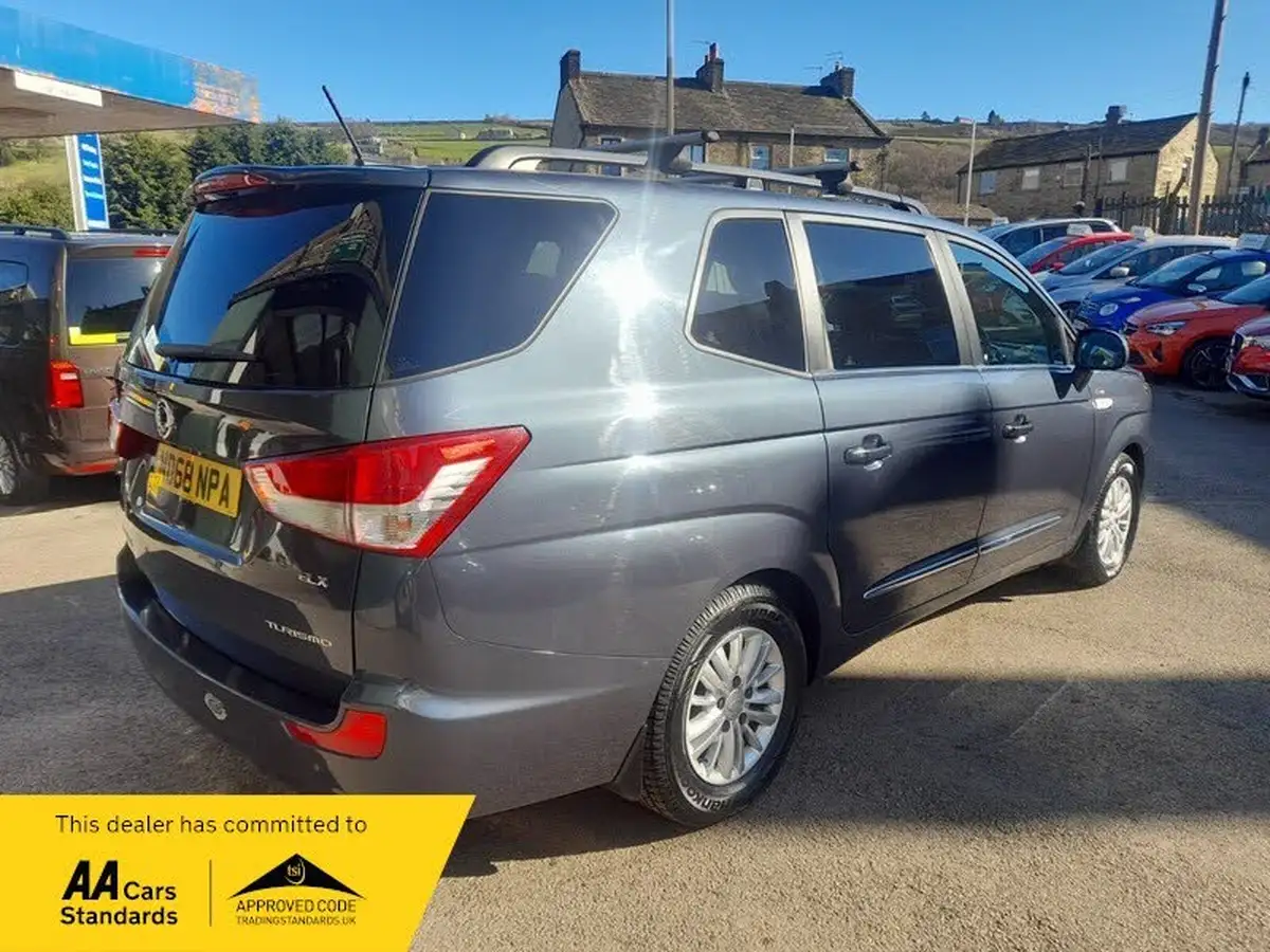2019-kgm-ssangyong-turismo-22td-ex-auto-big-7
