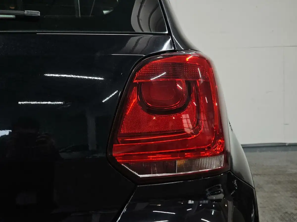 2011-volkswagen-polo-12-s-5d-big-79