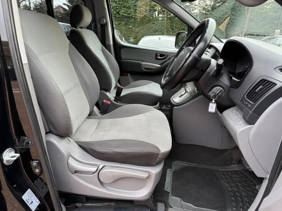 2012-hyundai-i800-25td-style-25crdi-170ps-auto-big-14