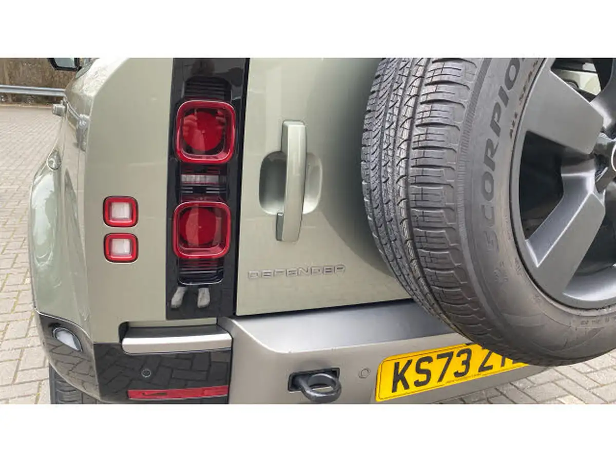 2023-land-rover-110-defender-20-p400e-x-dynamic-hse-big-18