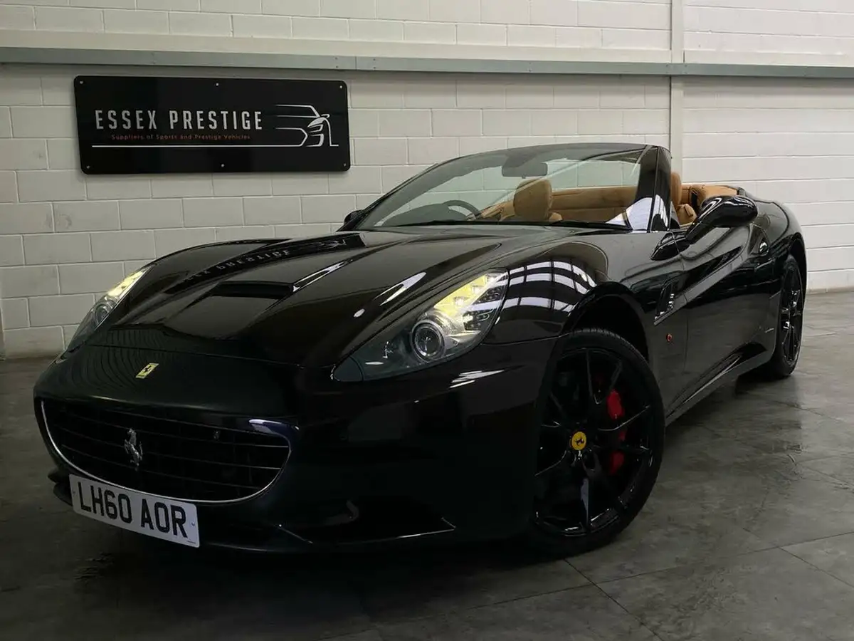 2010-ferrari-california-43-big-11