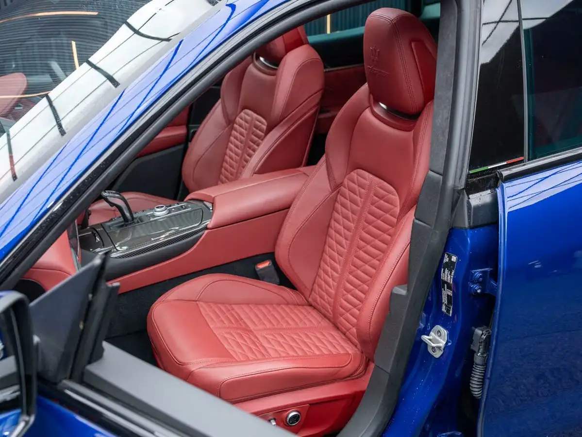 2022-maserati-levante-38-trofeo-big-39