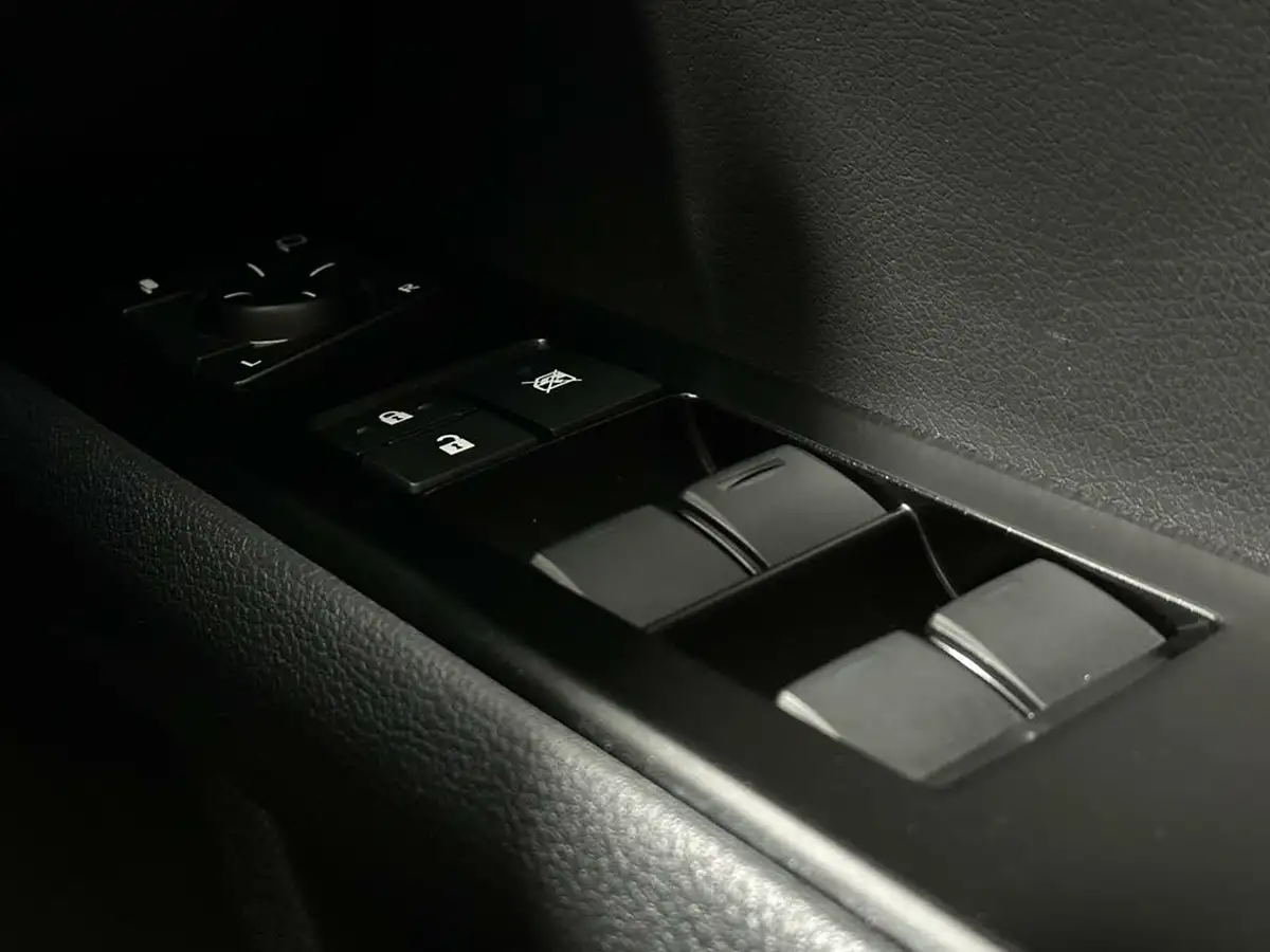 2019-lexus-ux-250h-20-ux-premium-pack-big-17