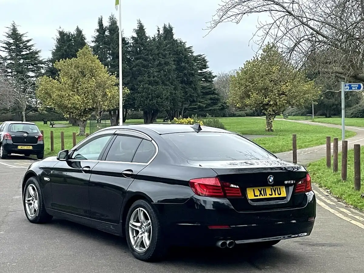 2011-bmw-5-series-big-6