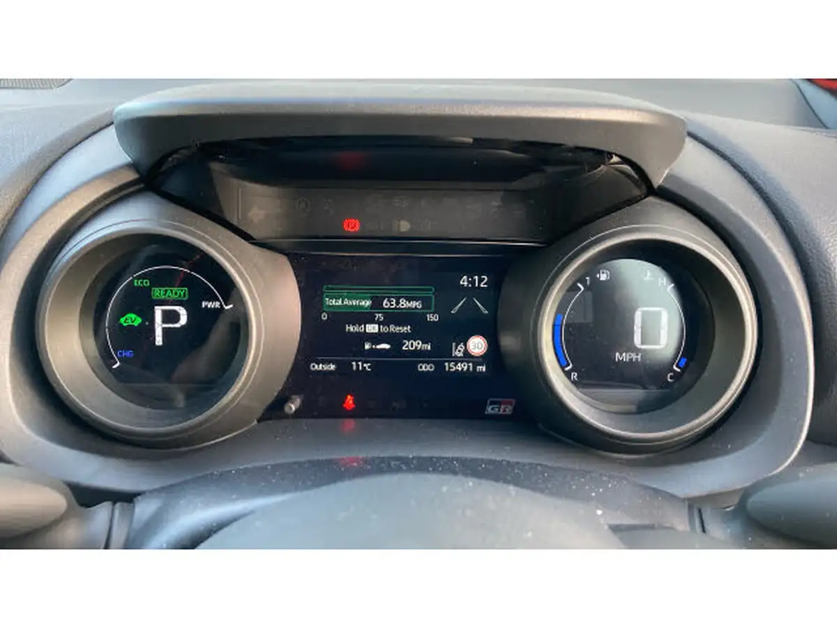 2024-toyota-yaris-15-vvt-i-gr-sport-114bhp-big-8