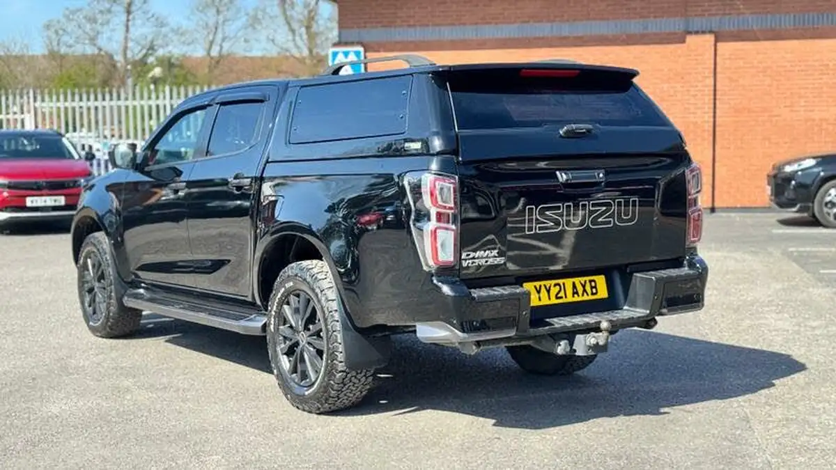 2021-isuzu-d-max-19td-v-cross-auto-big-2
