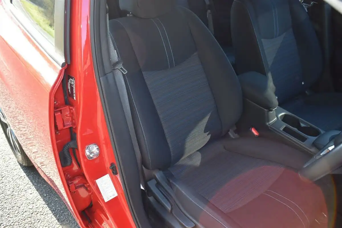 2021-nissan-leaf-e-acenta-big-11
