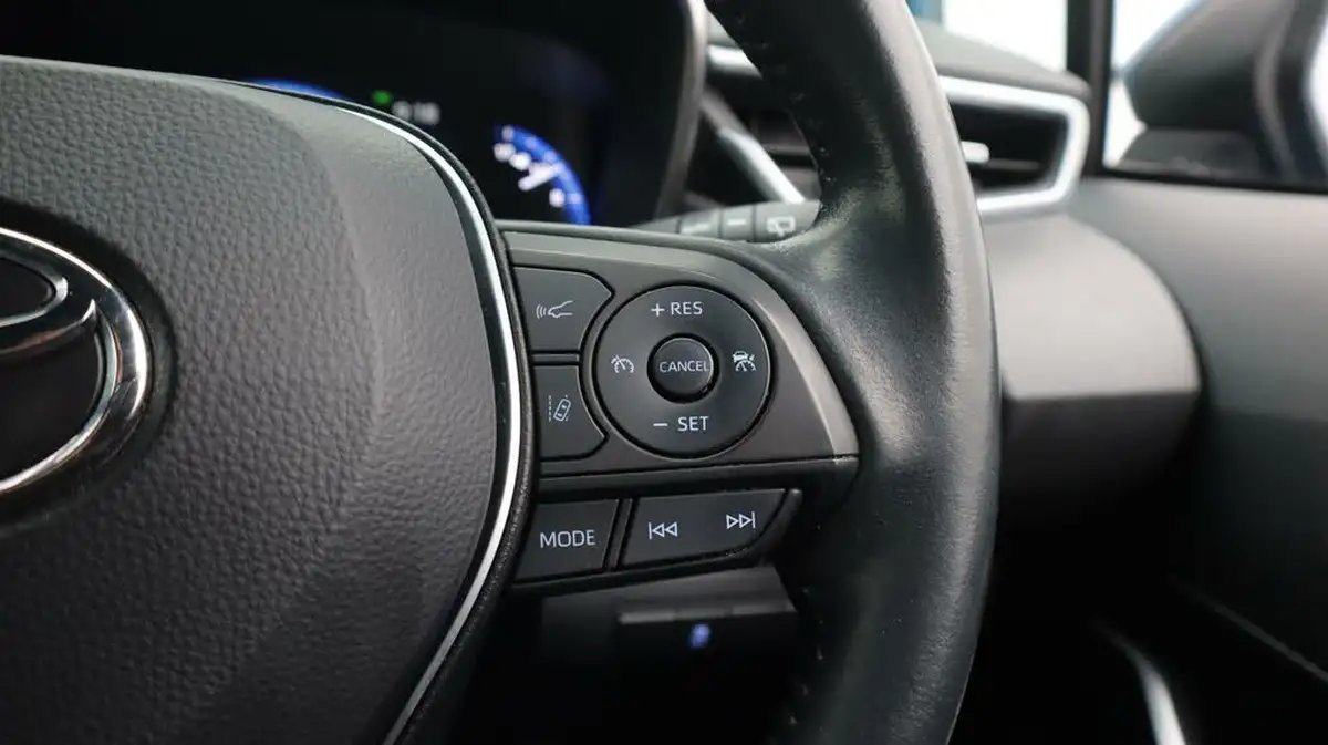 2021-toyota-corolla-18-vvt-i-design-trk-hatchback-5d-big-27