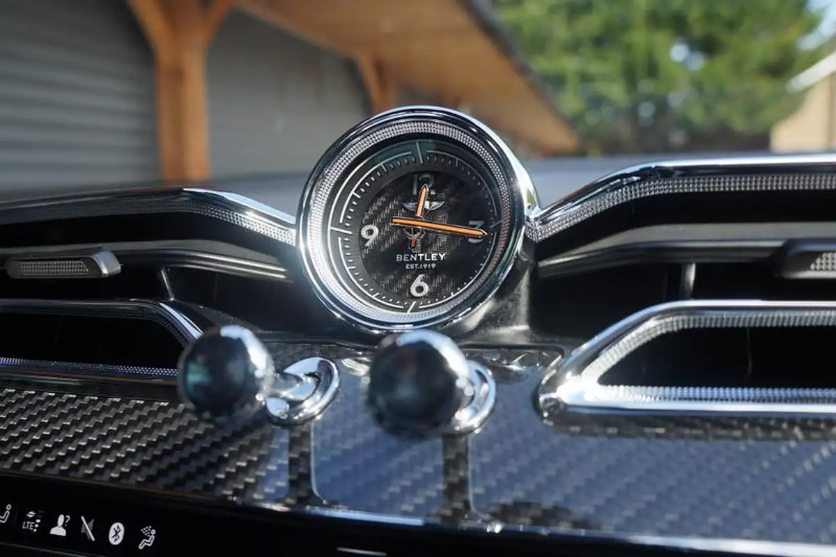 2022-bentley-bentayga-40-v8-s-big-18