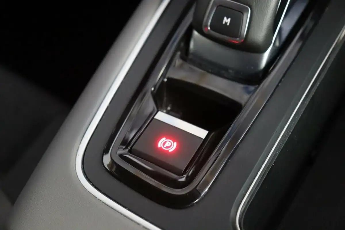 2022-citroen-c5-aircross-15bluehdi-shine-plus-eat8-big-29