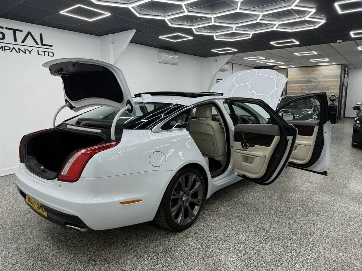 2016-jaguar-xj-series-30td-xj-portfolio-30tdv6-296bhp-swb-big-10