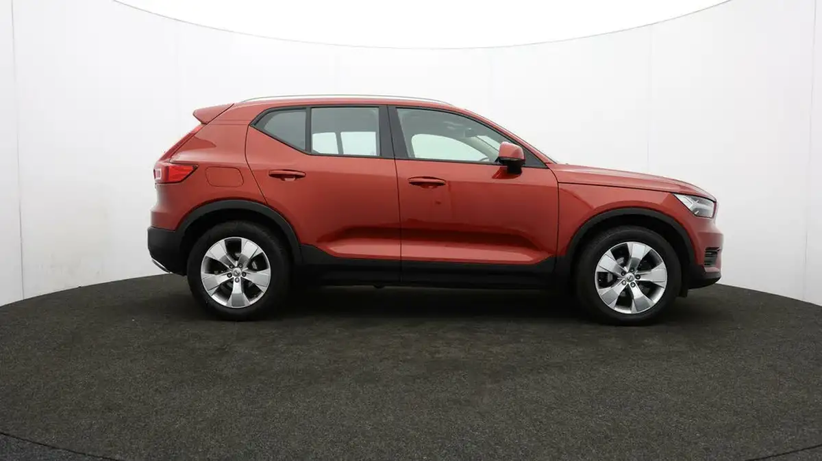 2020-volvo-xc40-20td-d3-momentum-geartronic-big-39