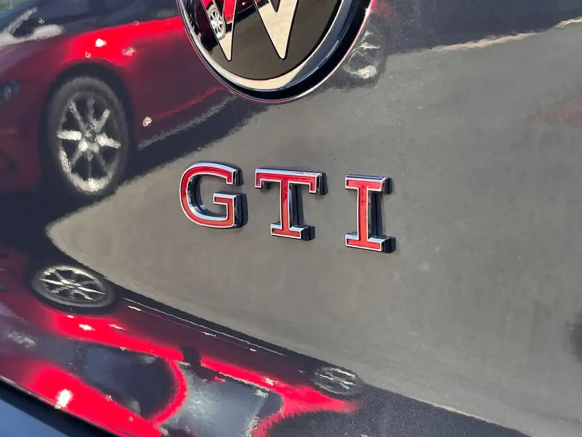 2021-volkswagen-golf-20-tsi-gti-big-31
